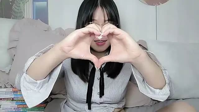 Naoko-99 live sex cam