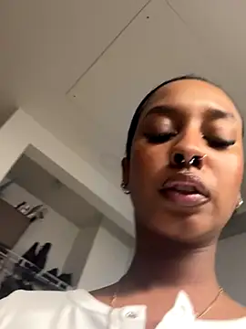 Your_Paris live sex cam