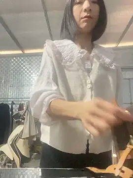 Elly-y's cam snapshot