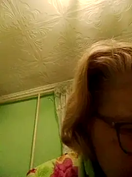 LusiyaGold5's cam snapshot