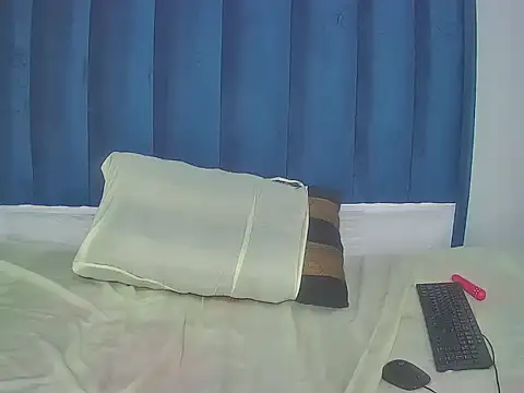 EbonyQueenXX40's cam snapshot