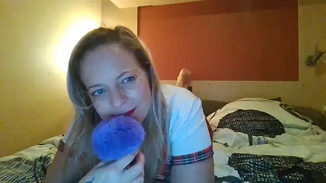 Miss-Chupagirly's cam snapshot