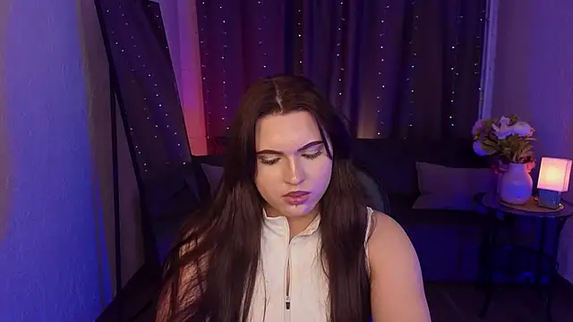 Avery_Flores's cam snapshot