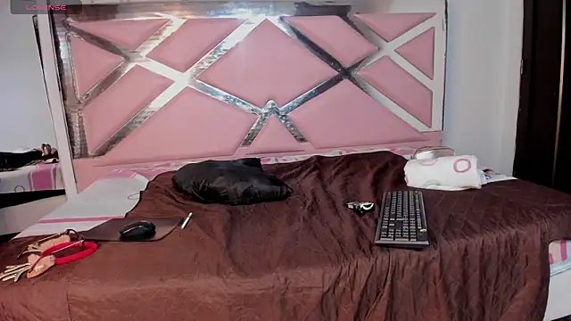 RoseStarkx's cam snapshot