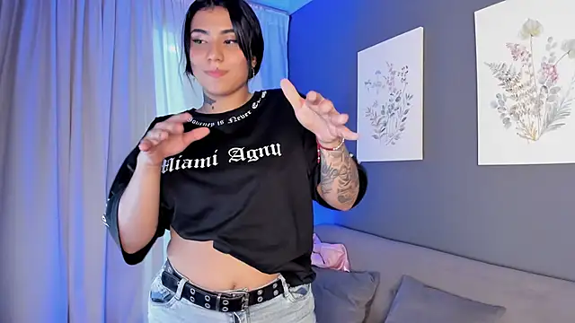 emy_williams's cam snapshot