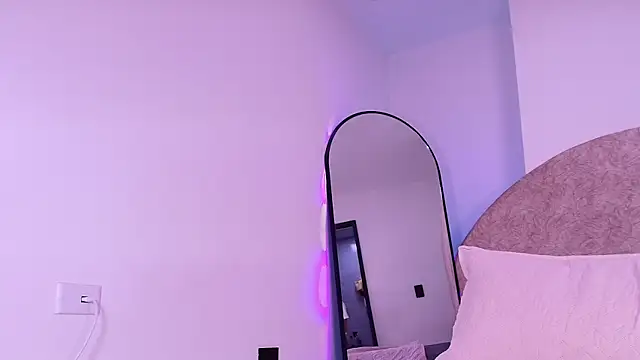 lilylovely_'s cam snapshot