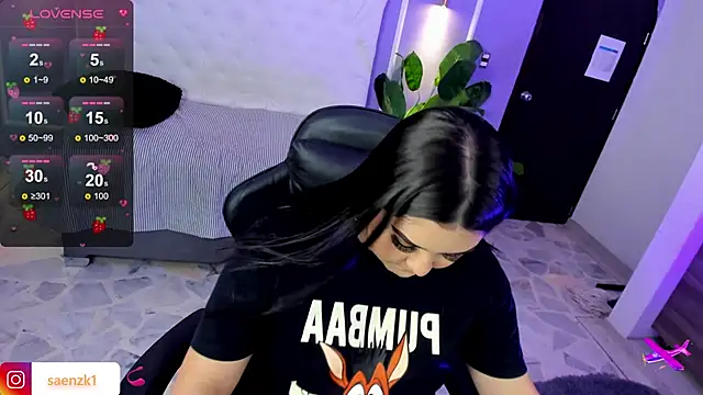 martinasaez live sex cam