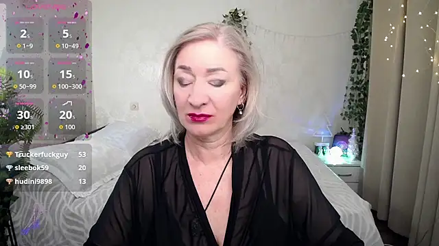 hunters_woman's cam snapshot