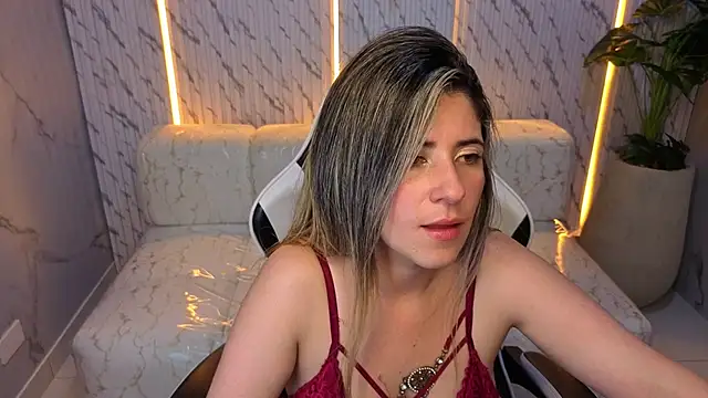 Phoebe_Tx's cam snapshot