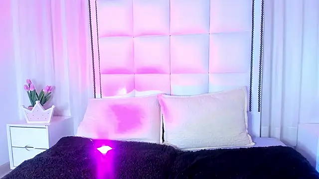 Emilybta's cam snapshot