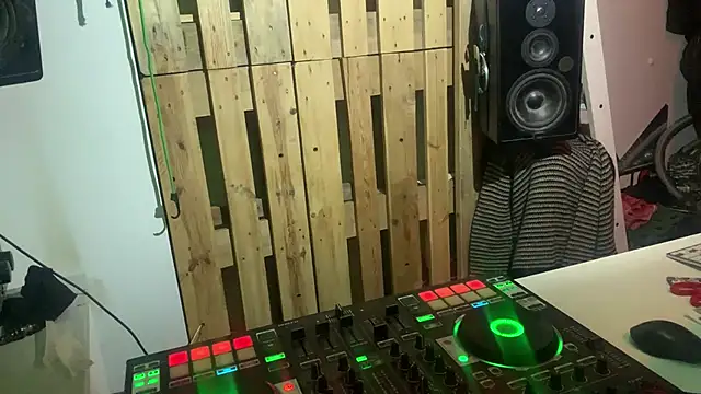 devote_schlampe00 live sex cam