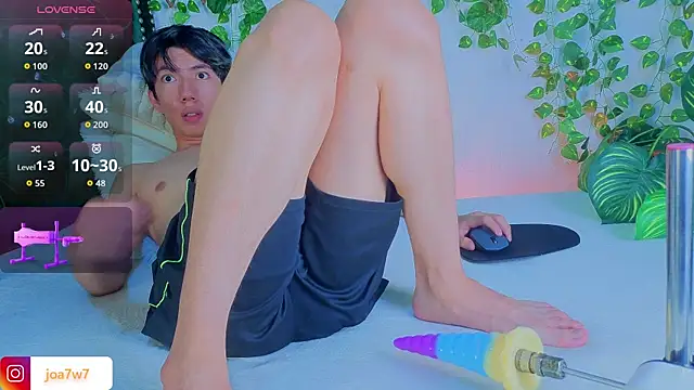 Levii_Ackermann live sex cam