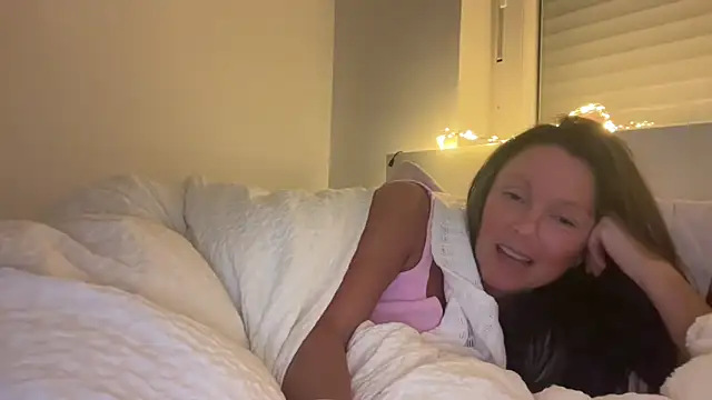 AnnaSophiaX live sex cam