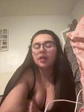 Wild_Busty_Niyah_XX live sex cam