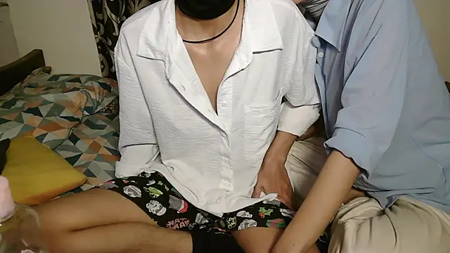 NaughtyThrouple007 live sex cam