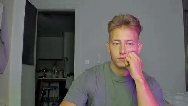 find0m_master's cam snapshot