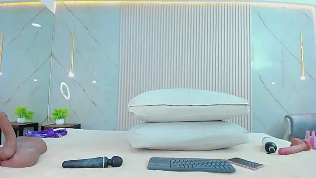 Antonella_west's cam snapshot