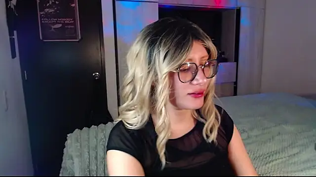 mariana124-'s cam snapshot