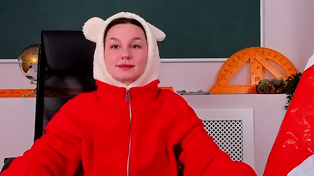 ClaireMathis's cam snapshot