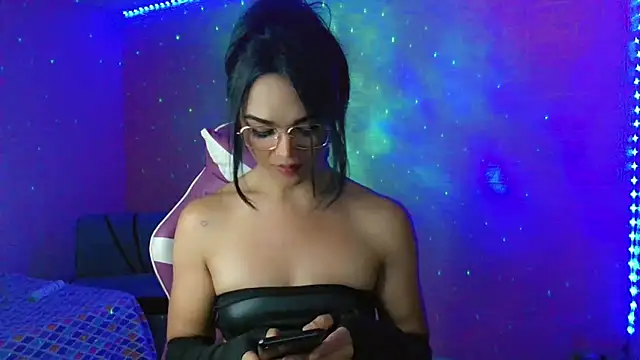 Ms-Zoehans live sex cam