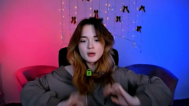 liana_kisses live sex cam