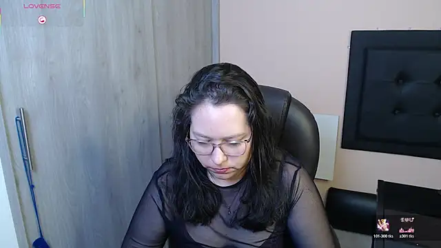 May_Carlier live sex cam