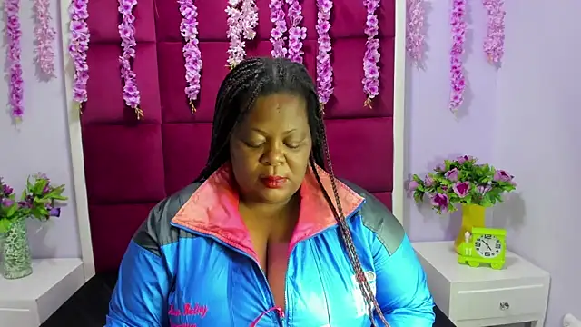 rocio_bbw_'s cam snapshot