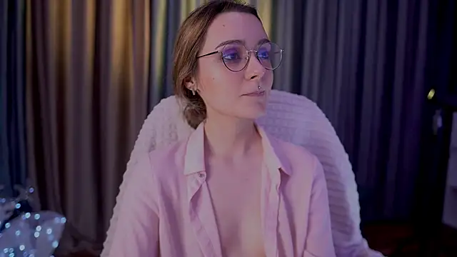 ElizabethMilller_'s cam snapshot