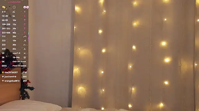 LoreeScialdone's cam snapshot