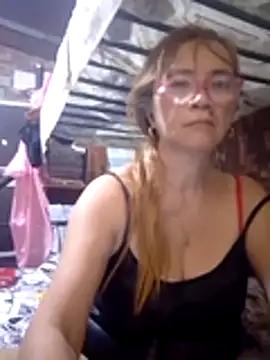 SexyHottMom's cam snapshot