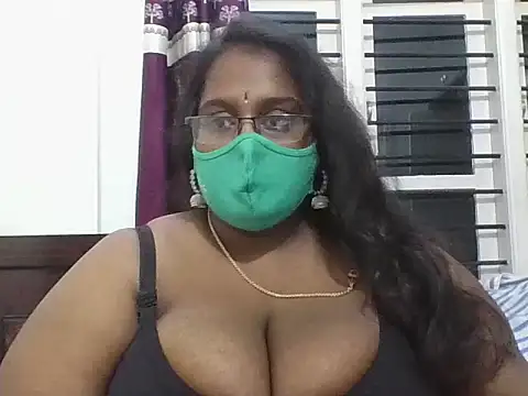 hootypriya live sex cam