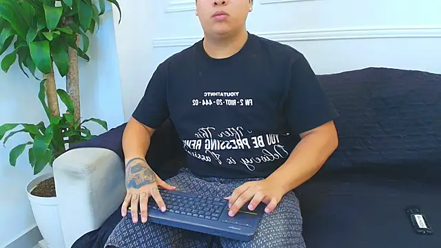 Naim_Bennetsex's cam snapshot