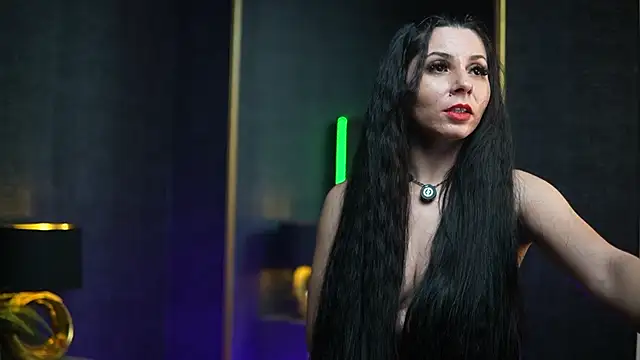 GiaEasyIce live sex cam