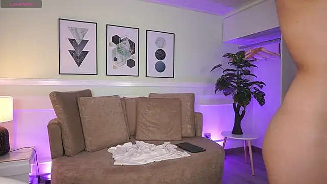 EmilyTurneer live sex cam