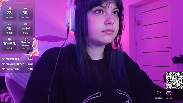 KristiBloom live sex cam