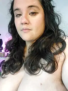 ItsNaiixa live sex cam