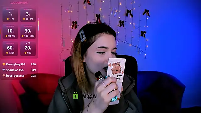 liana_kisses's cam snapshot