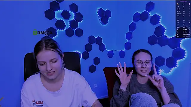 mona_cloud's cam snapshot