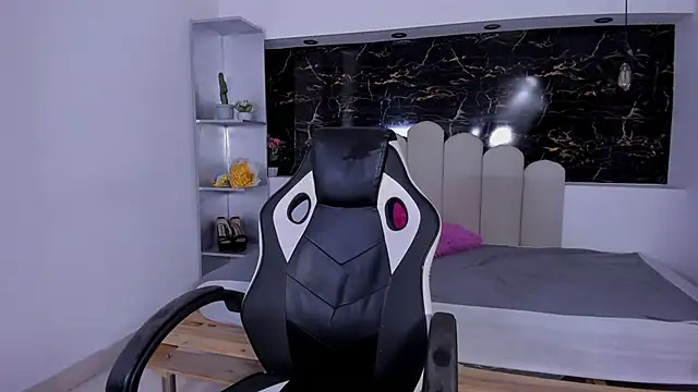 Annyrosee's cam snapshot