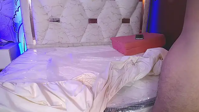 Couple_wildd_ live sex cam