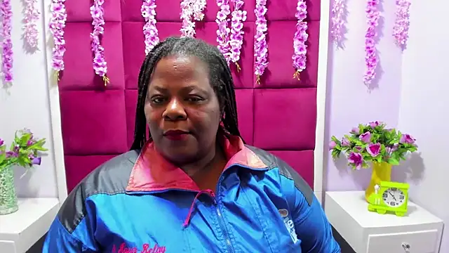 rocio_bbw_'s cam snapshot