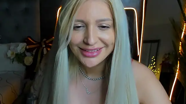 glossy_blondegirl live sex cam