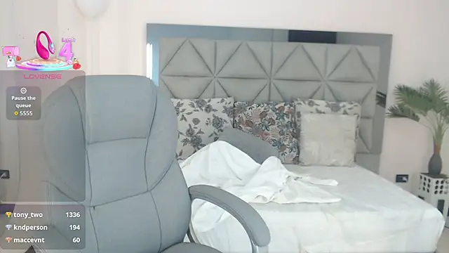 miaarodriguez1_'s cam snapshot