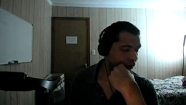 NaturalBeautyQueen live sex cam