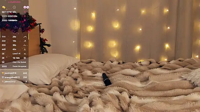 LoreeScialdone's cam snapshot