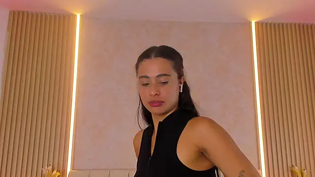 ZOEBARLOWE's cam snapshot