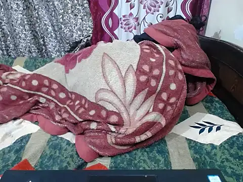 Tanvi_05's cam snapshot