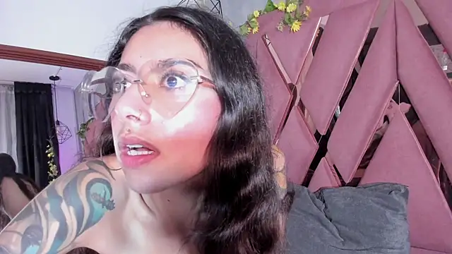 viollettaa_'s cam snapshot