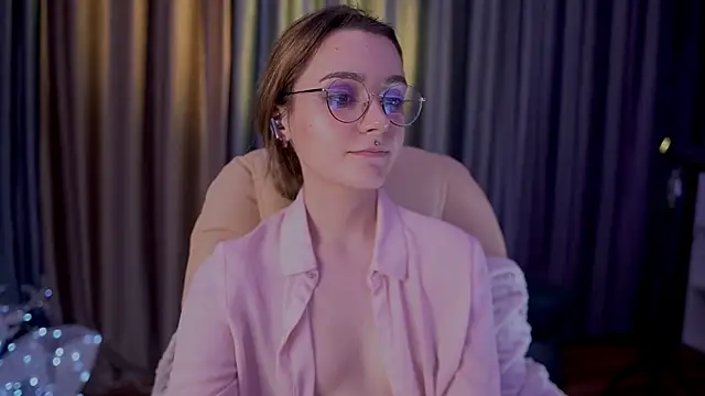 ElizabethMilller_'s cam snapshot