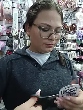 Vale_Saenzz live sex cam